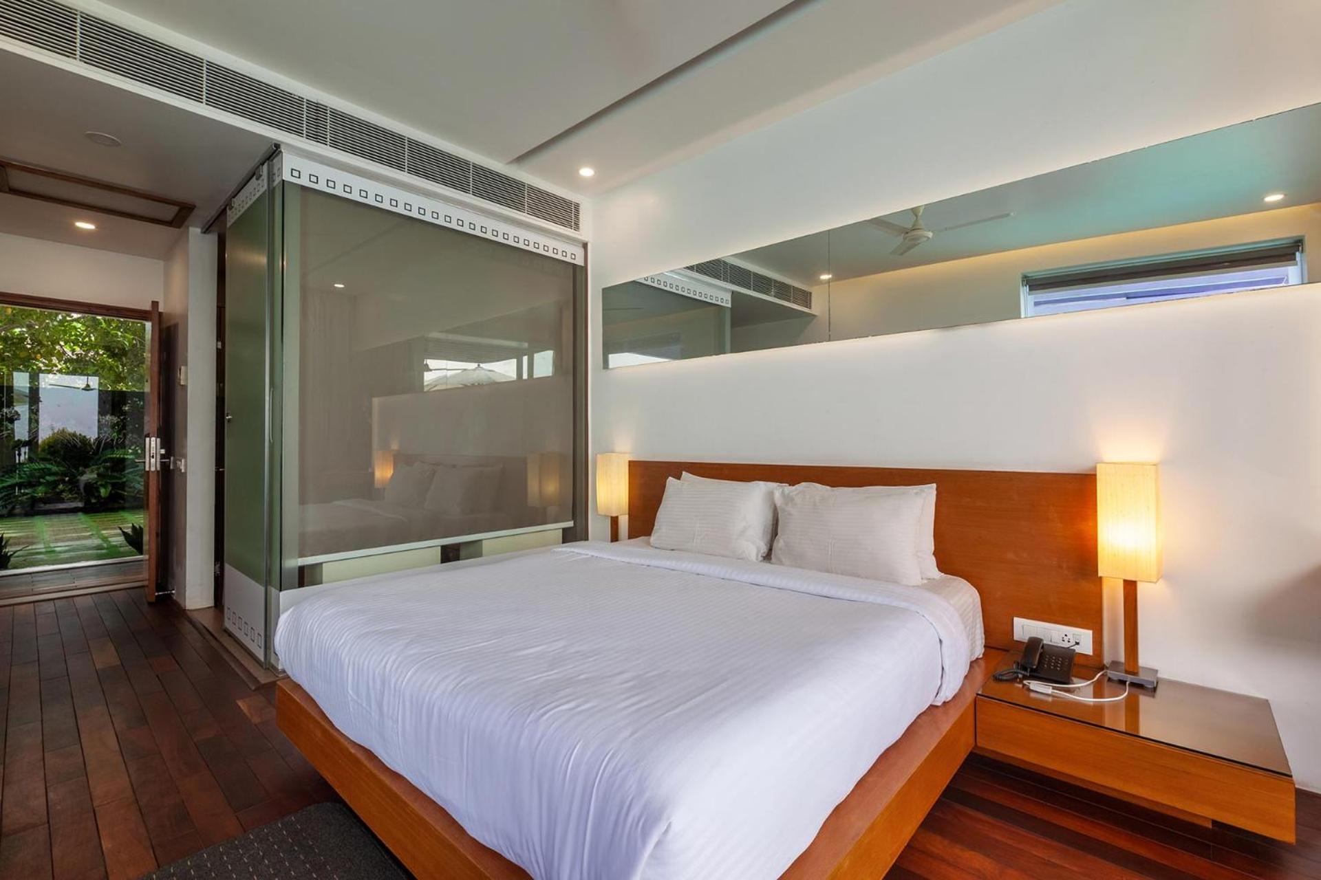 Stayvista At The Rain - River Villa With Infinity Pool Alappuzha Exteriör bild