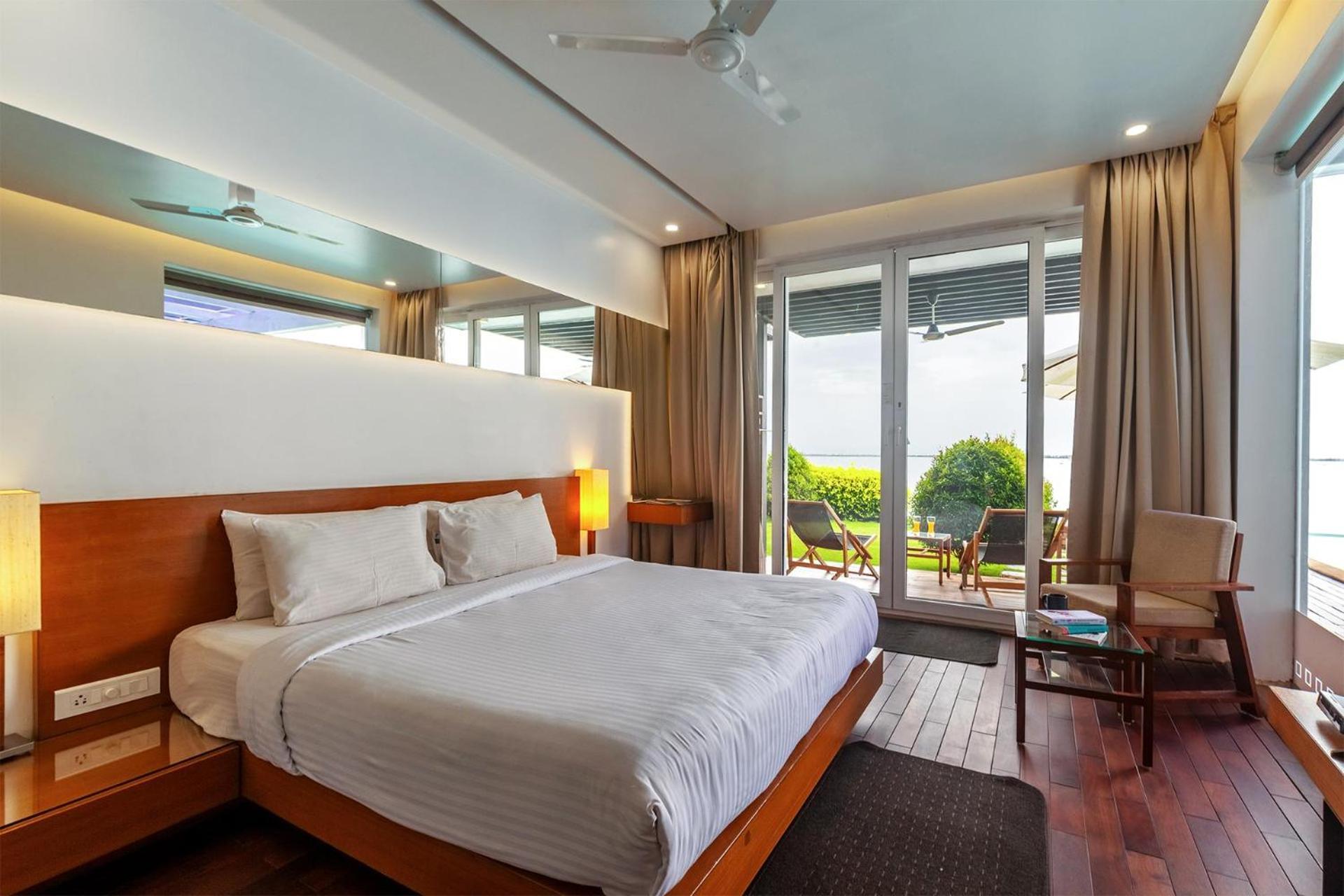 Stayvista At The Rain - River Villa With Infinity Pool Alappuzha Exteriör bild