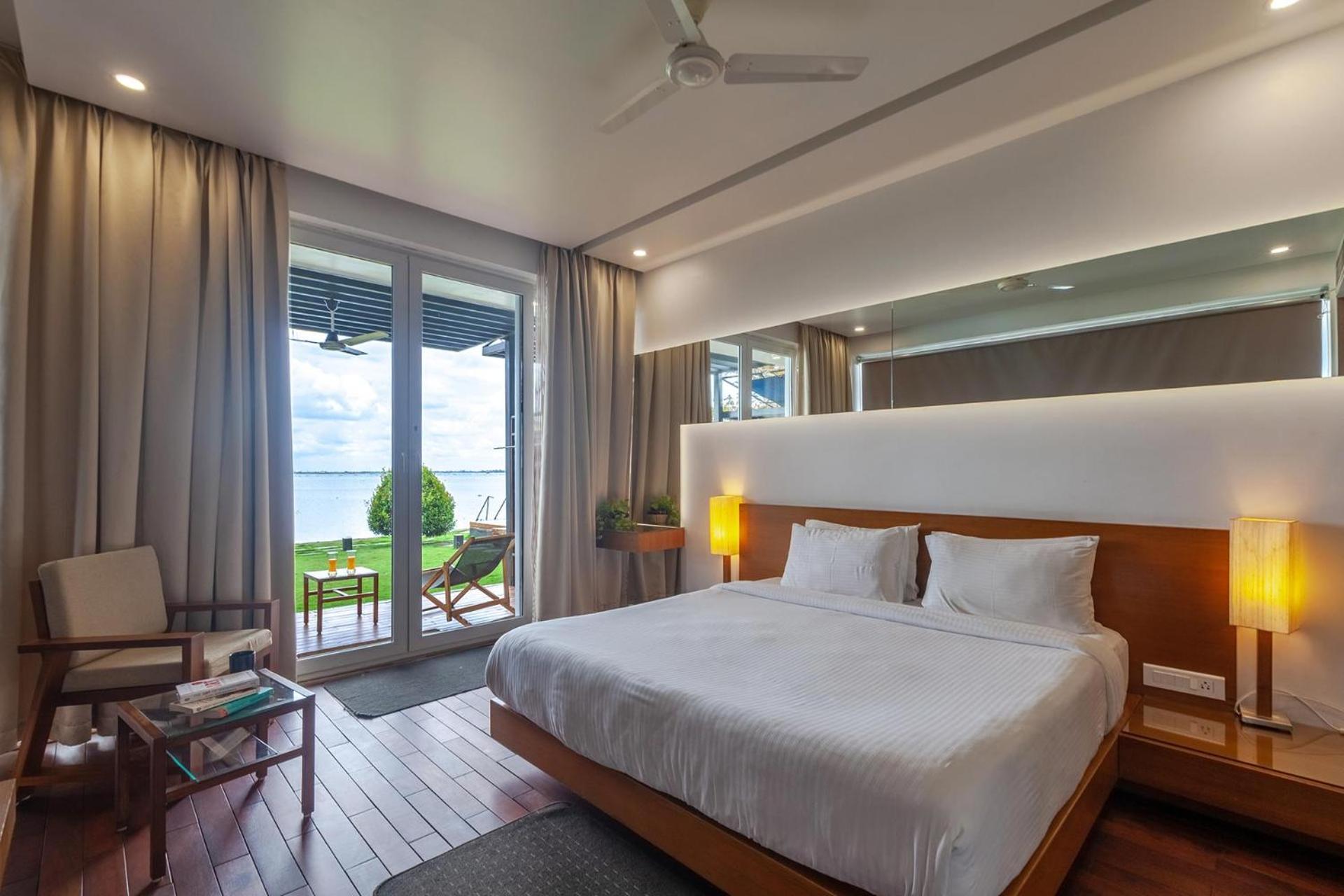 Stayvista At The Rain - River Villa With Infinity Pool Alappuzha Exteriör bild