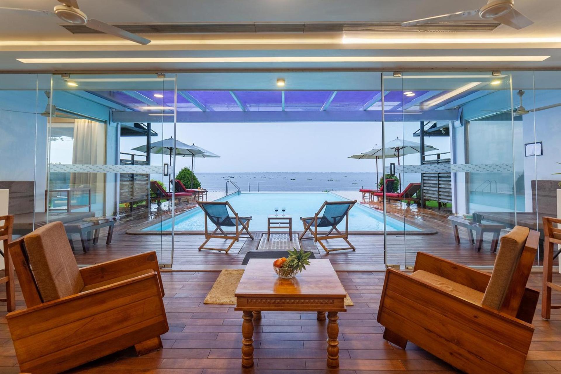 Stayvista At The Rain - River Villa With Infinity Pool Alappuzha Exteriör bild