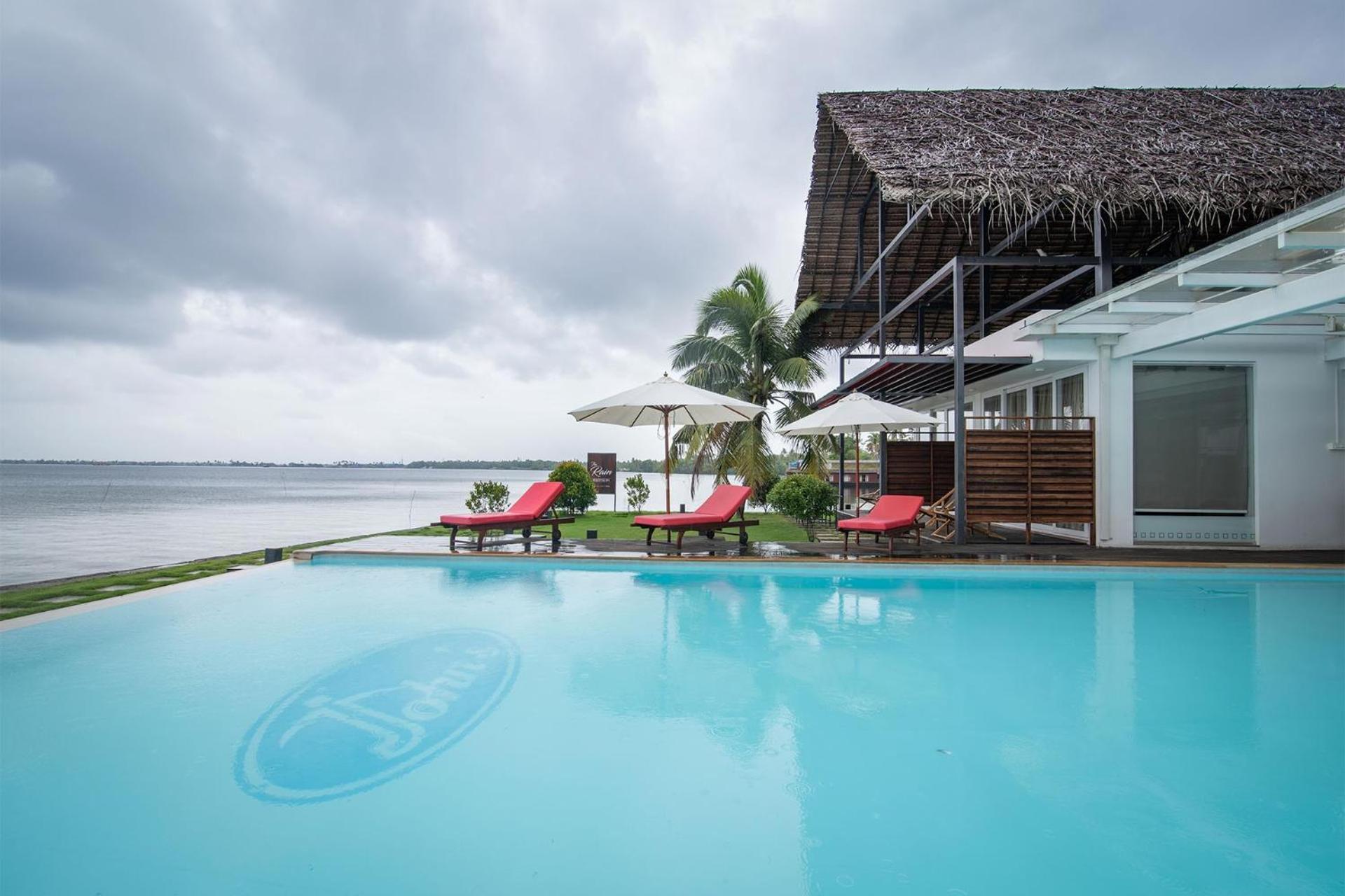 Stayvista At The Rain - River Villa With Infinity Pool Alappuzha Exteriör bild