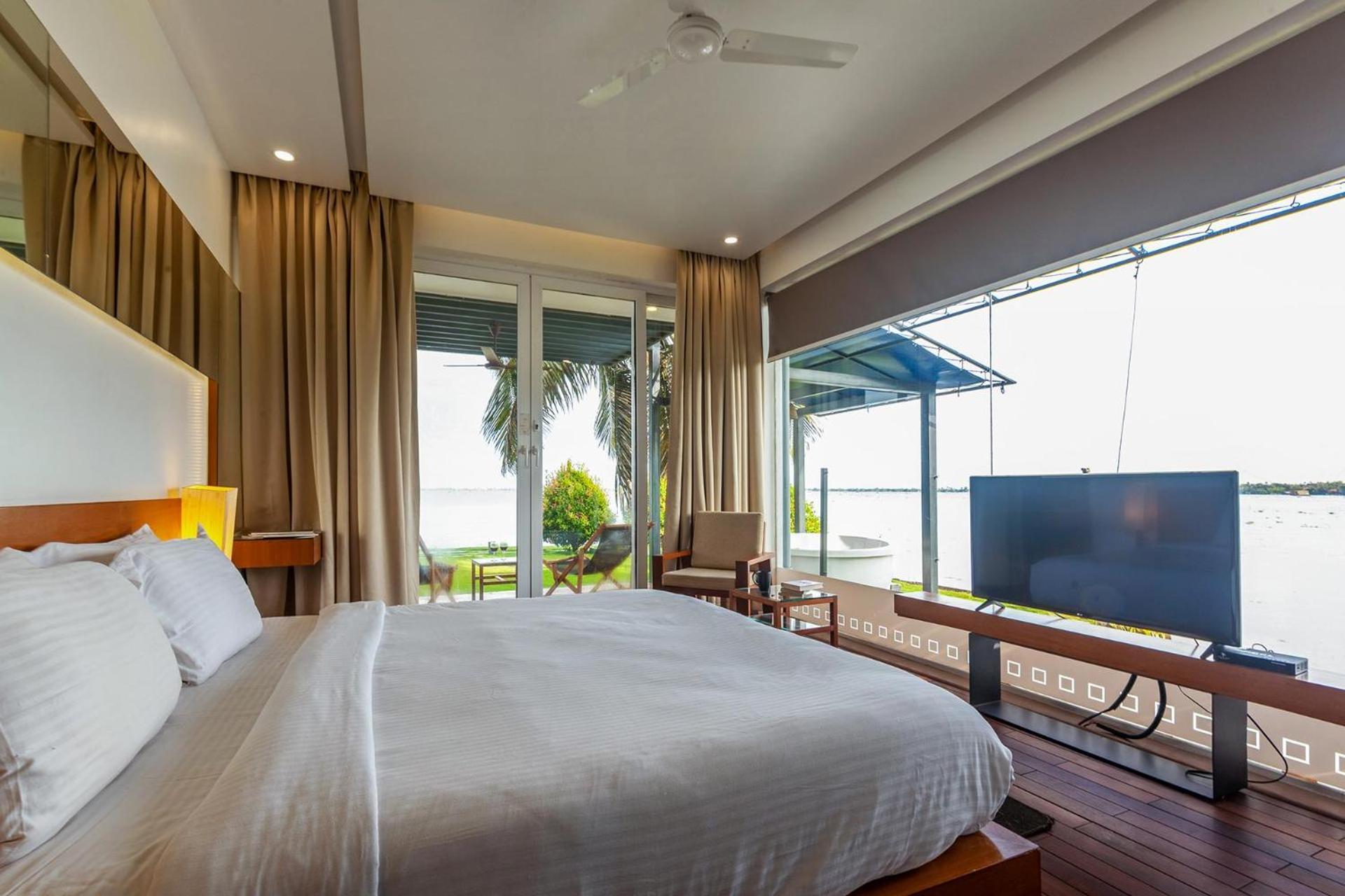 Stayvista At The Rain - River Villa With Infinity Pool Alappuzha Exteriör bild