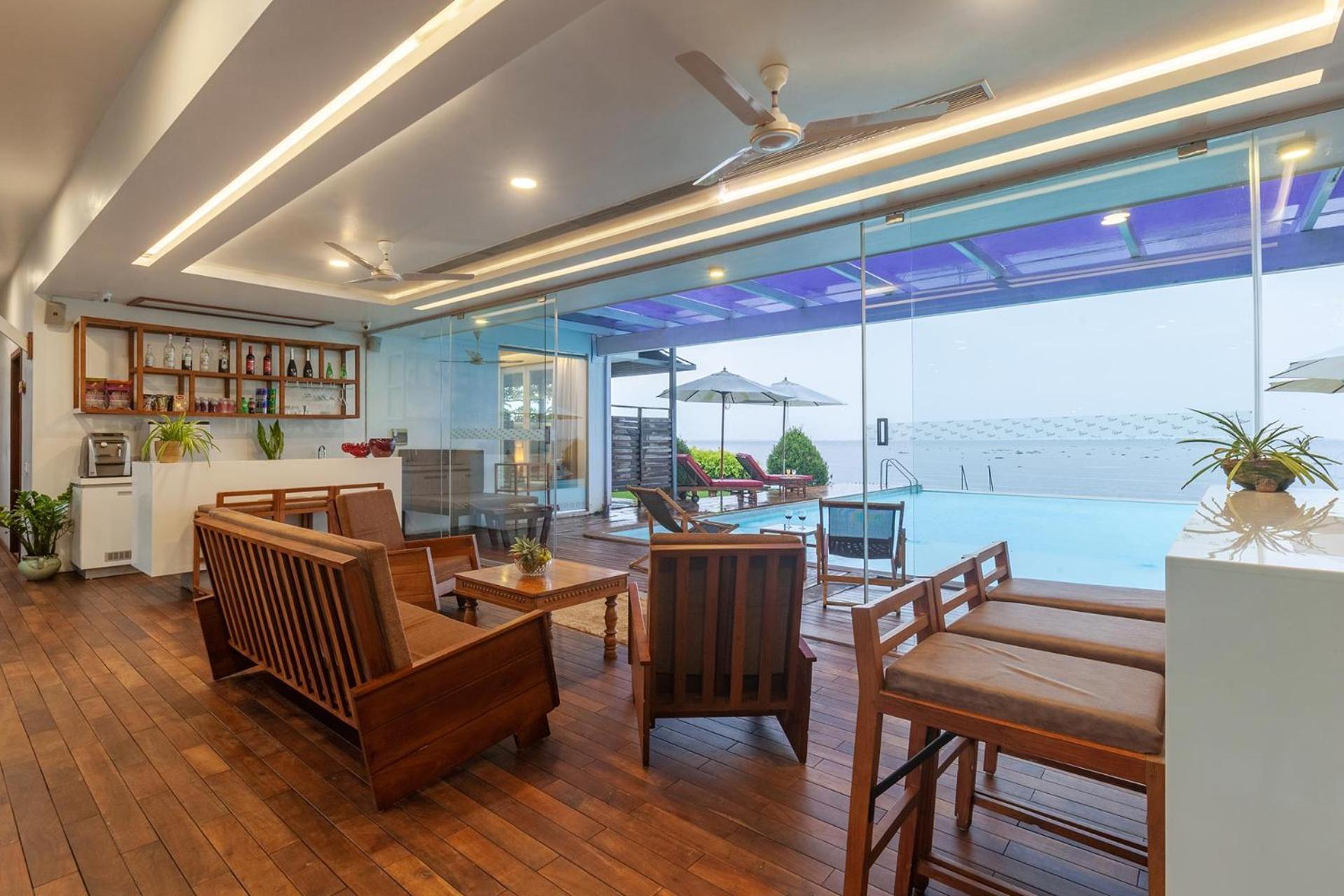 Stayvista At The Rain - River Villa With Infinity Pool Alappuzha Exteriör bild
